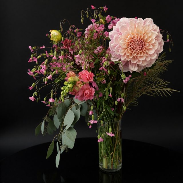 Mixed bouquet with dinner plate dahlia